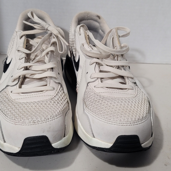 Nike Women’s Air Max Sneaker in Cream with Rose Gold and Black Accents - Picture 3 of 5